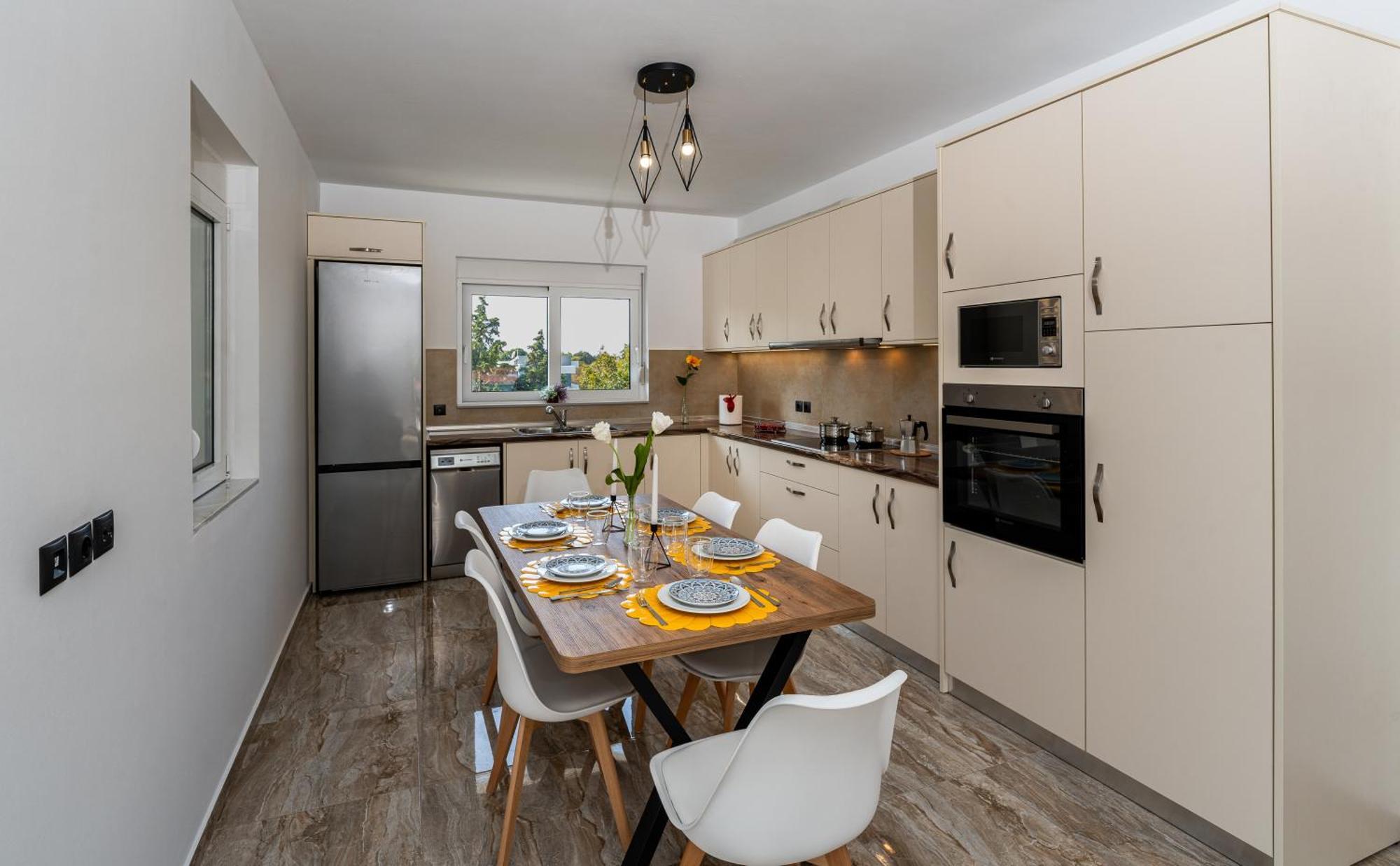 Sweet Home Luxury Apartment 5 이알리소스 외부 사진